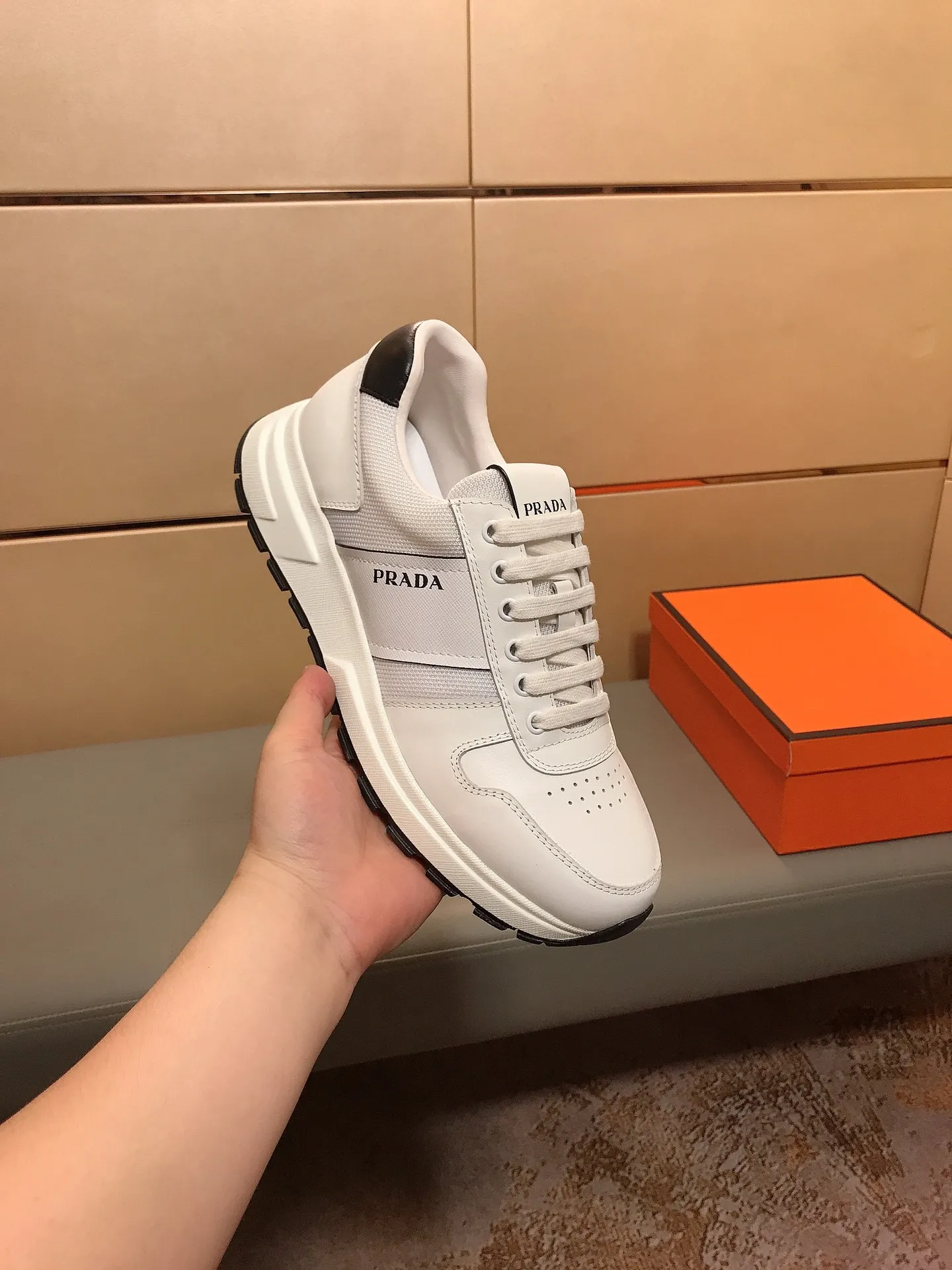 Ex-factory price 400 👟👟【PRADA】Prada's new men's fashion sports and casual shoes🇨🇳High-end boutique💯Exquisite details, uppers made of cowhide + breathable fabrics, pigskin lining🌶🌶Lightweight, wear-resistant and non-slip original outsole, comfortable to wear🎋Classic craftsmanship, fine workmanship, worth owning Code number: 38-44